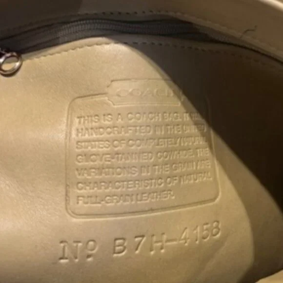 Vintage Coach Leather Chartreuse Cross Body Snap Closure Bag w/ Wallets Included - Picture 14 of 16